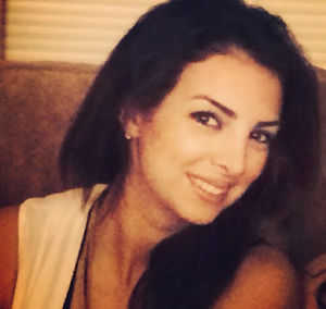 Meet your Posher, Mona